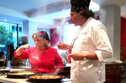 Paella-Köche aus Valencia. Foto Tobias Büscher Paella-Köche aus Valencia